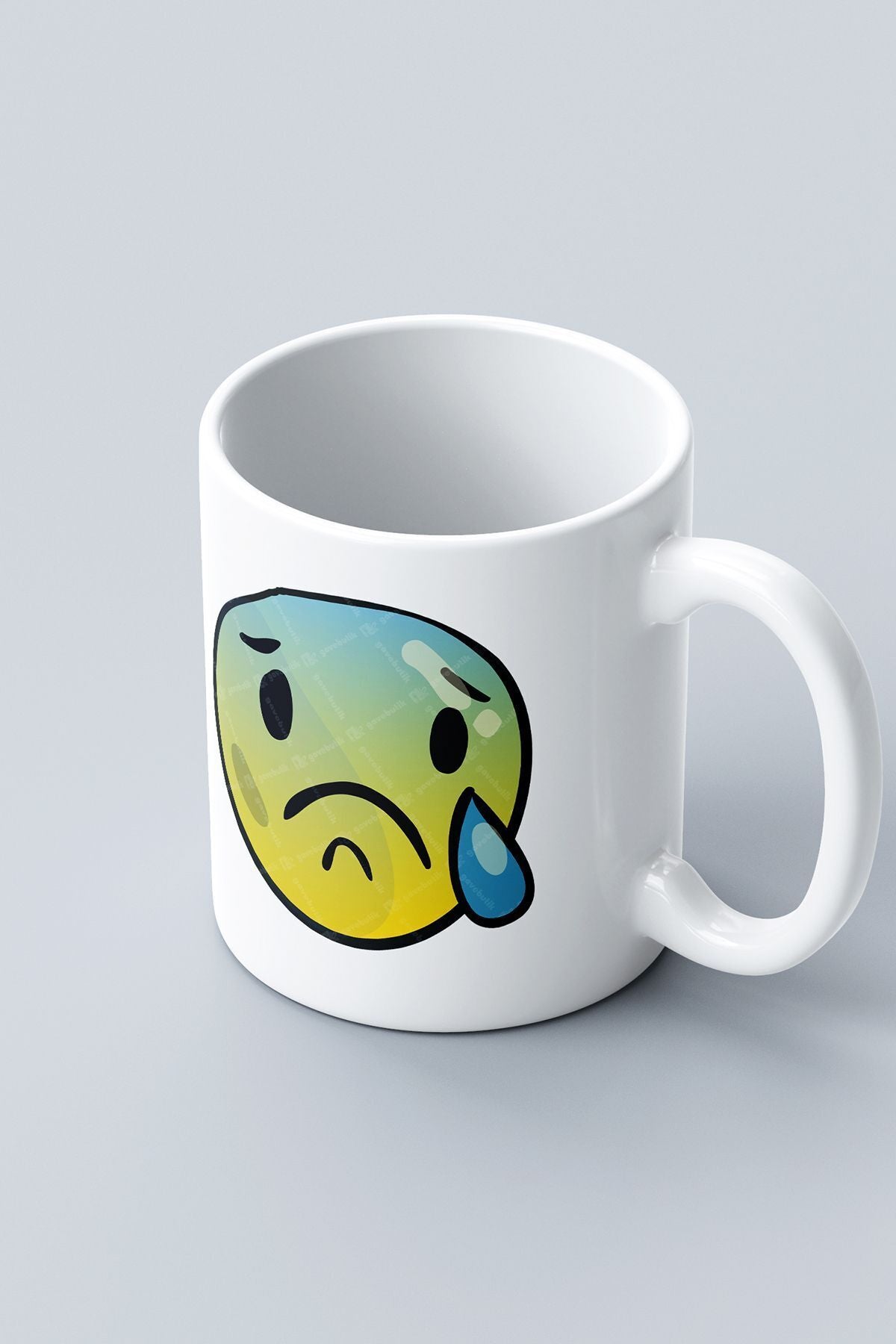 "Crying Face" Emoji Baskılı Hediyelik Kupa Bardak